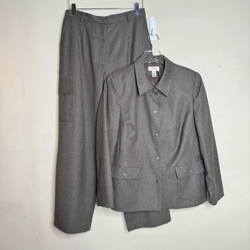 Talbots petite 100% Italian wool suit - Picture 1 of 15